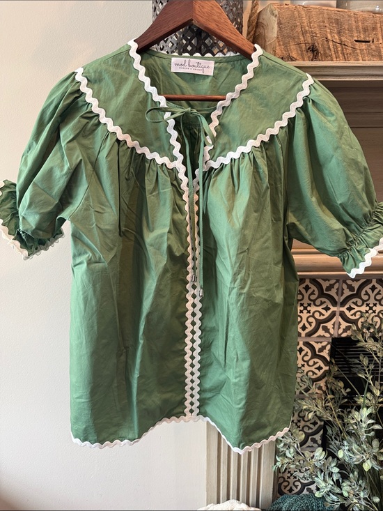 Mod Boutique Tops - Mad Boutiques Green Puff-Sleeve Blouse with White Rickrack Trim NWOT